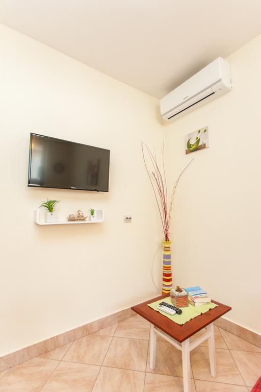Nena Center Apartment *