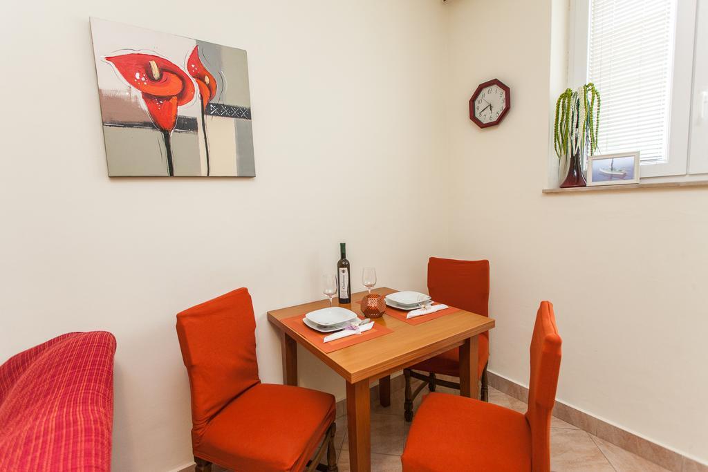 Nena Center Apartment *